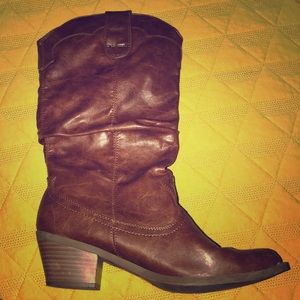 Size 10 brown boot with heel
